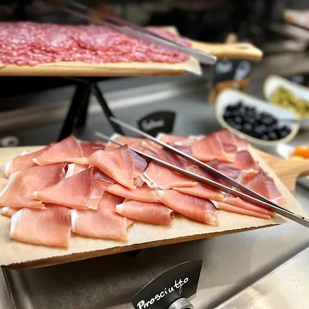 Boutique Mirjam Μακάρσκα