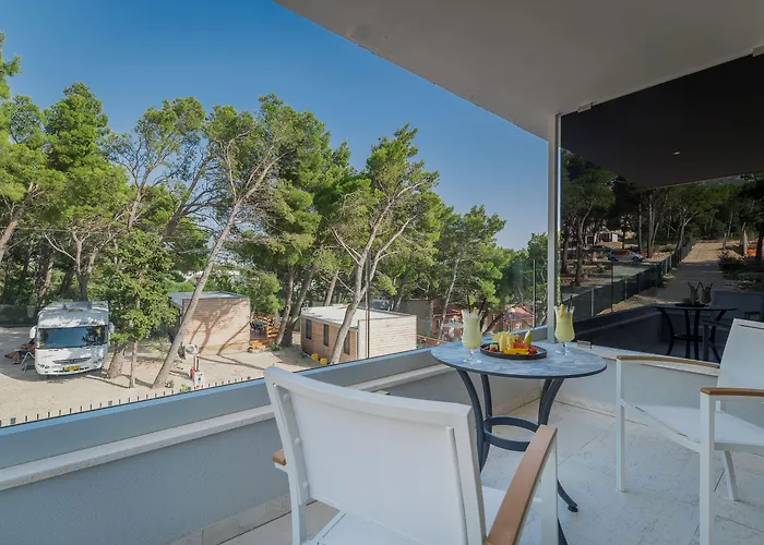 Boutique Mirjam 4* Makarska