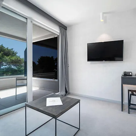 Boutique Mirjam 4*