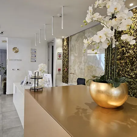 Hotell Boutique Mirjam 4*