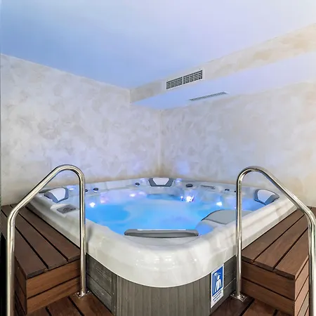 Boutique Mirjam 4* Makarska