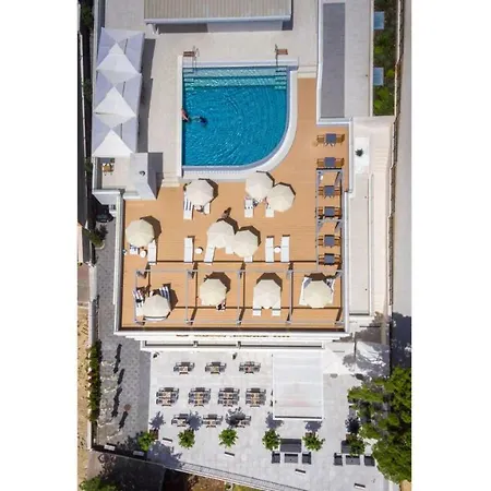 Hotell Boutique Mirjam 4*