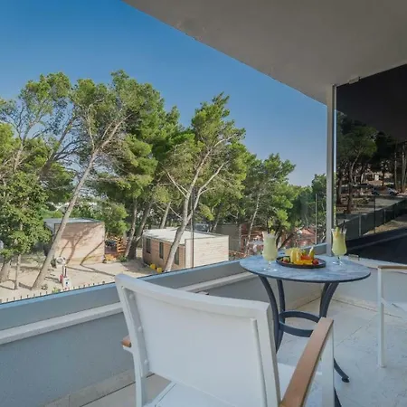 Boutique Mirjam Hotell 4*