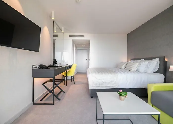 Boutique Mirjam 马卡尔斯卡