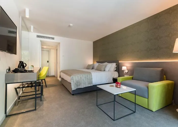 Boutique Mirjam 马卡尔斯卡